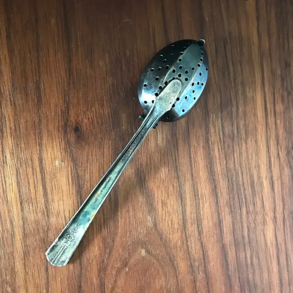 Oneida Wm. A. Rogers A1 Plus Vintage Tea Steeper Strainer Infuser Hinged Spoon